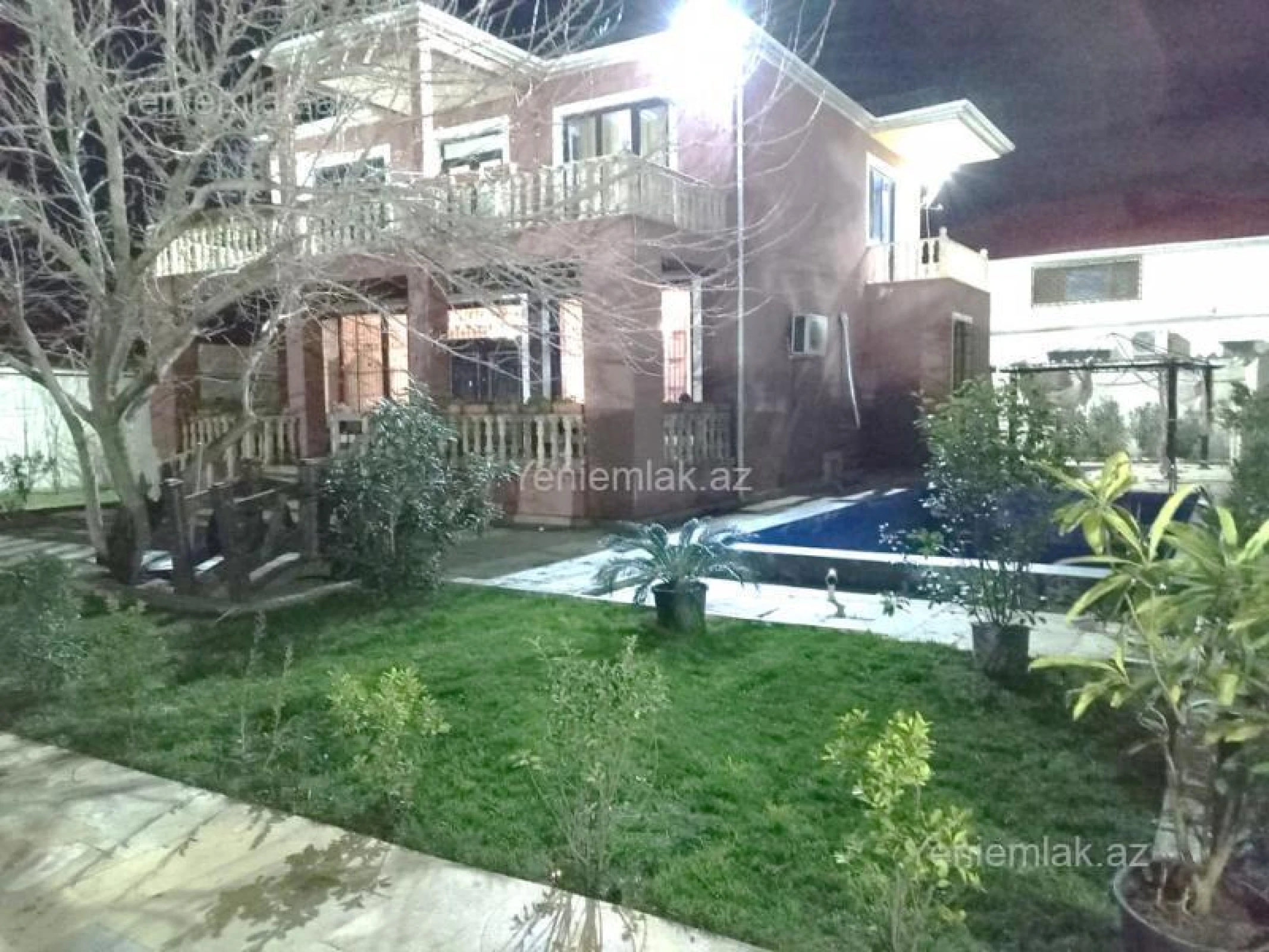 Satılır 5 otaqlı həyət evi 285 m²