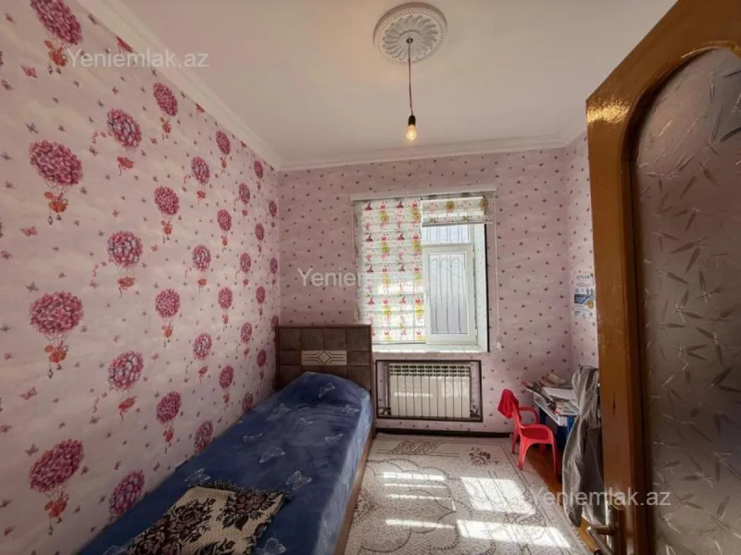 Satılır 4 otaqlı həyət evi 130 m²