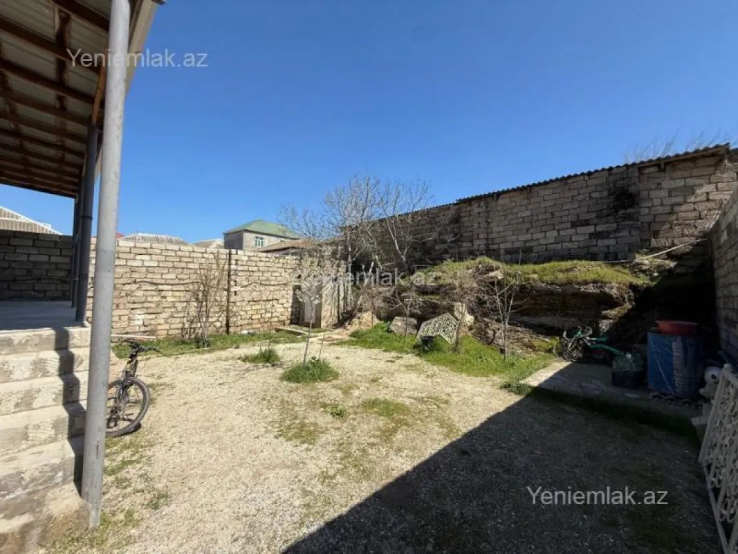 Satılır 4 otaqlı həyət evi 130 m²