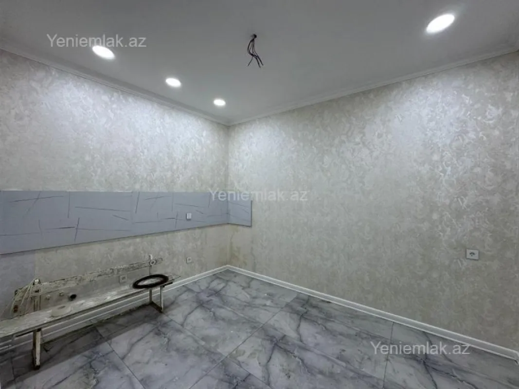 Satılır 4 otaqlı həyət evi 135 m²