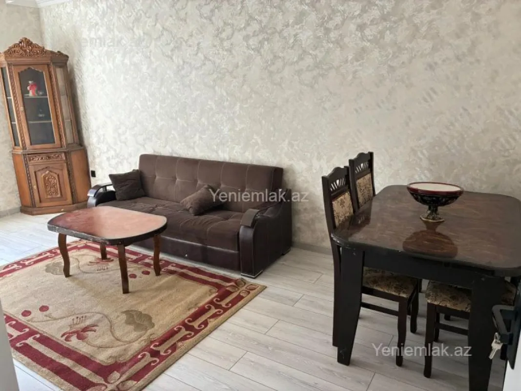Satılır 2 otaqlı köhnə tikili 55 m²