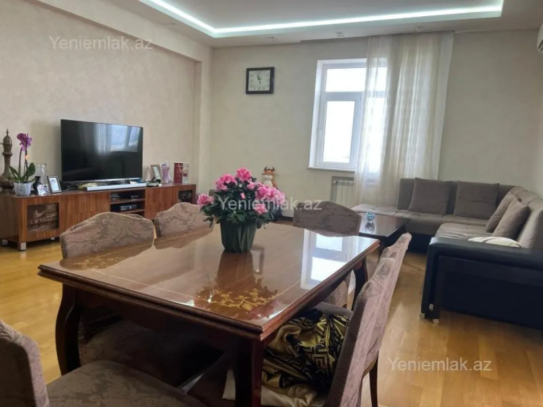 Satılır 4 otaqlı yeni tikili 185 m²