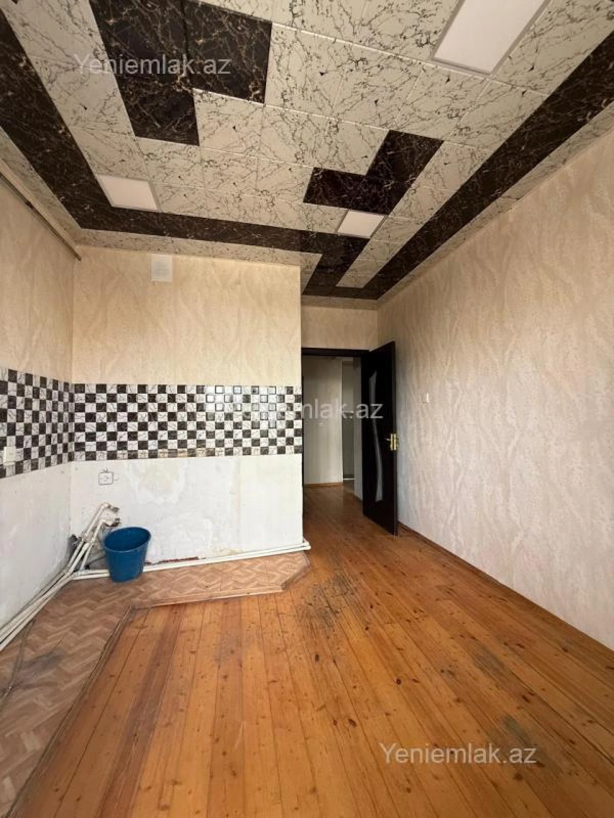 Satılır 3 otaqlı köhnə tikili 80 m²