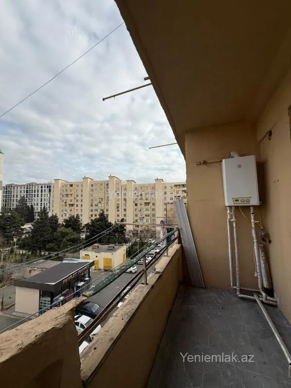 Satılır 3 otaqlı köhnə tikili 80 m²