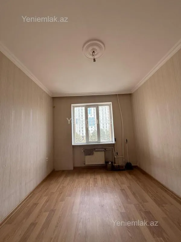 Satılır 3 otaqlı köhnə tikili 80 m²
