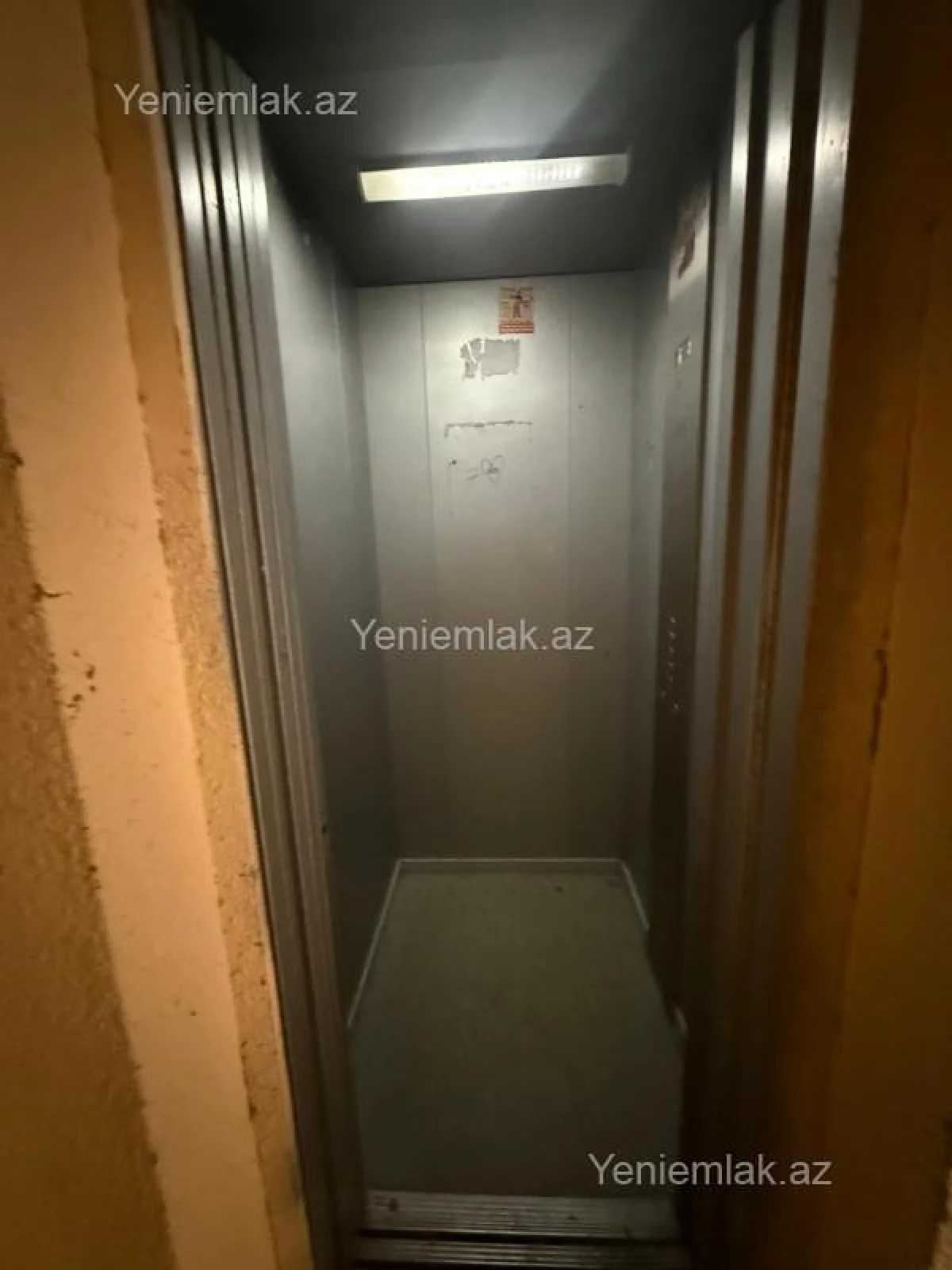 Satılır 3 otaqlı köhnə tikili 80 m²