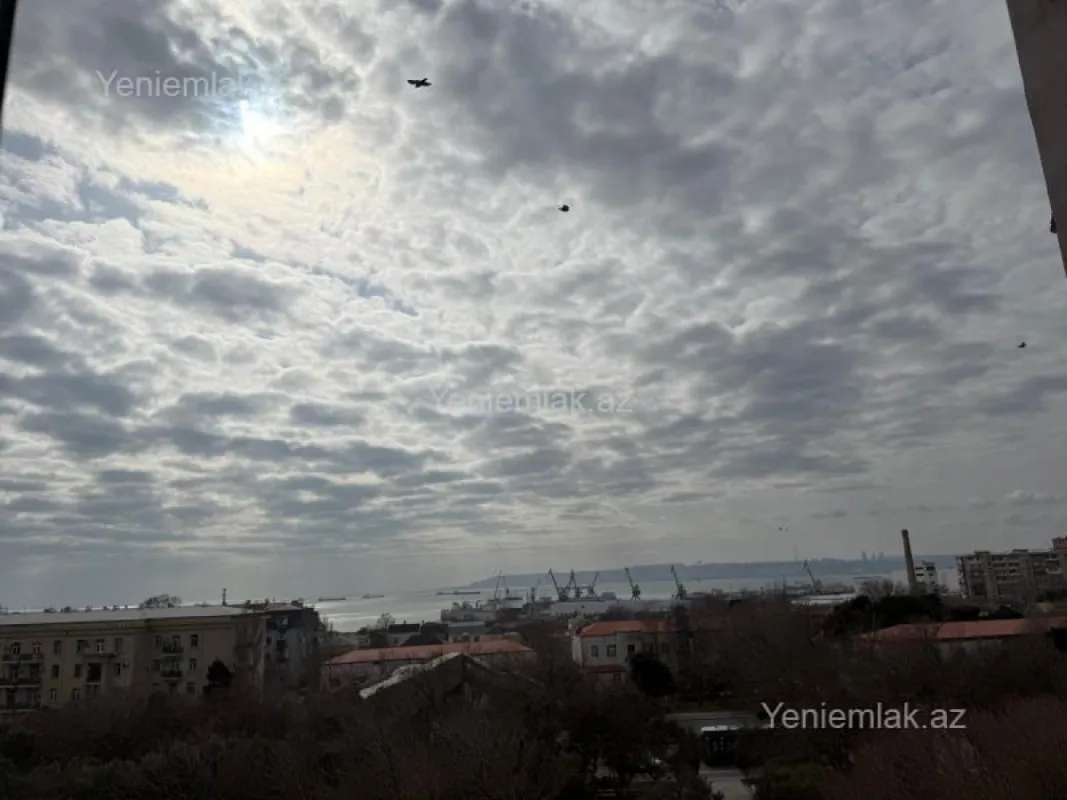 Satılır 3 otaqlı köhnə tikili 80 m²