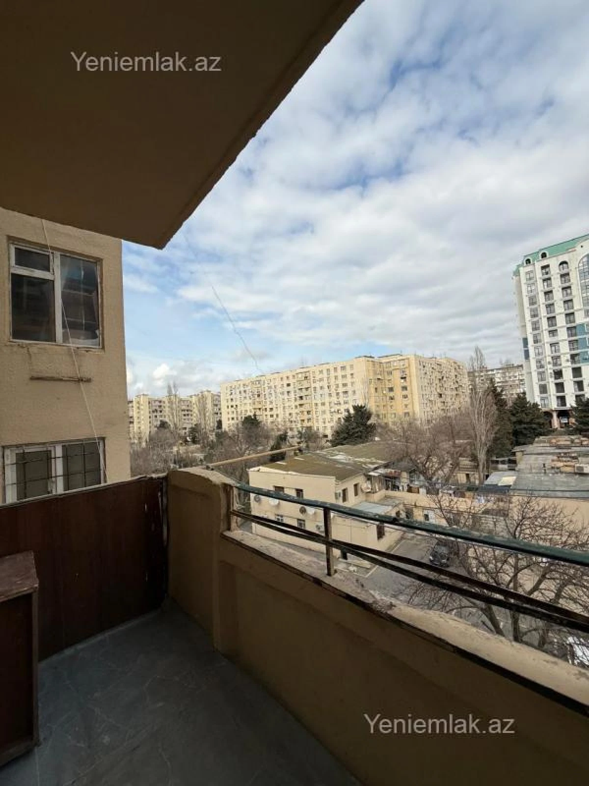 Satılır 3 otaqlı köhnə tikili 80 m²