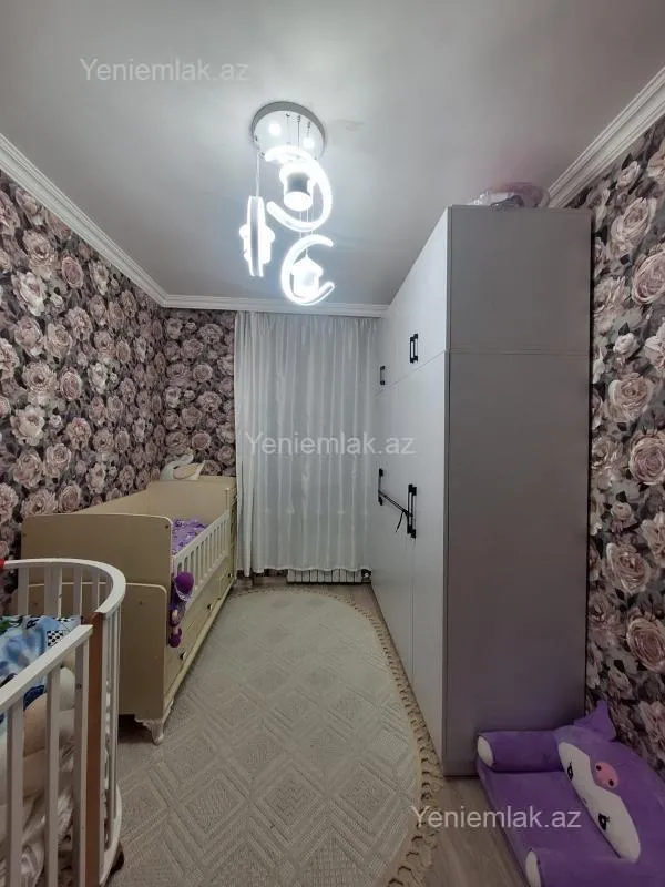 Satılır 4 otaqlı köhnə tikili 85 m²