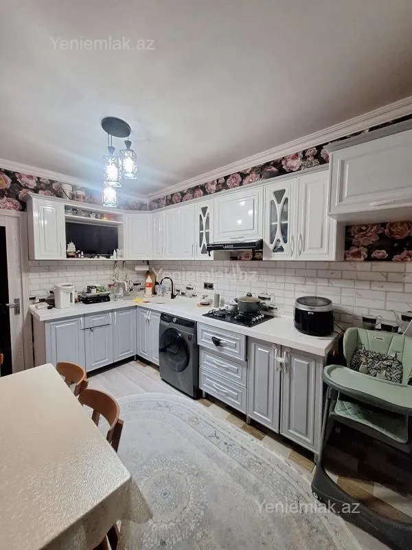 Satılır 4 otaqlı köhnə tikili 85 m²