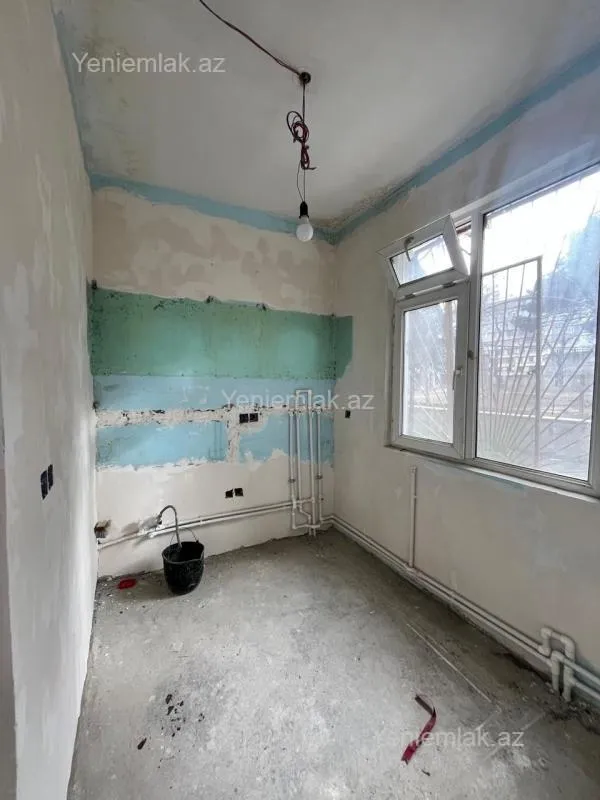 Satılır 1 otaqlı köhnə tikili 35 m²