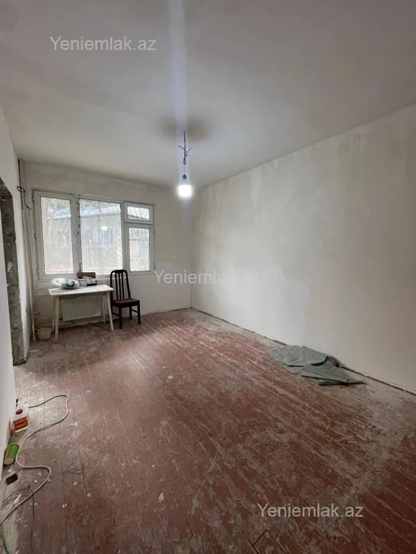 Satılır 1 otaqlı köhnə tikili 35 m²