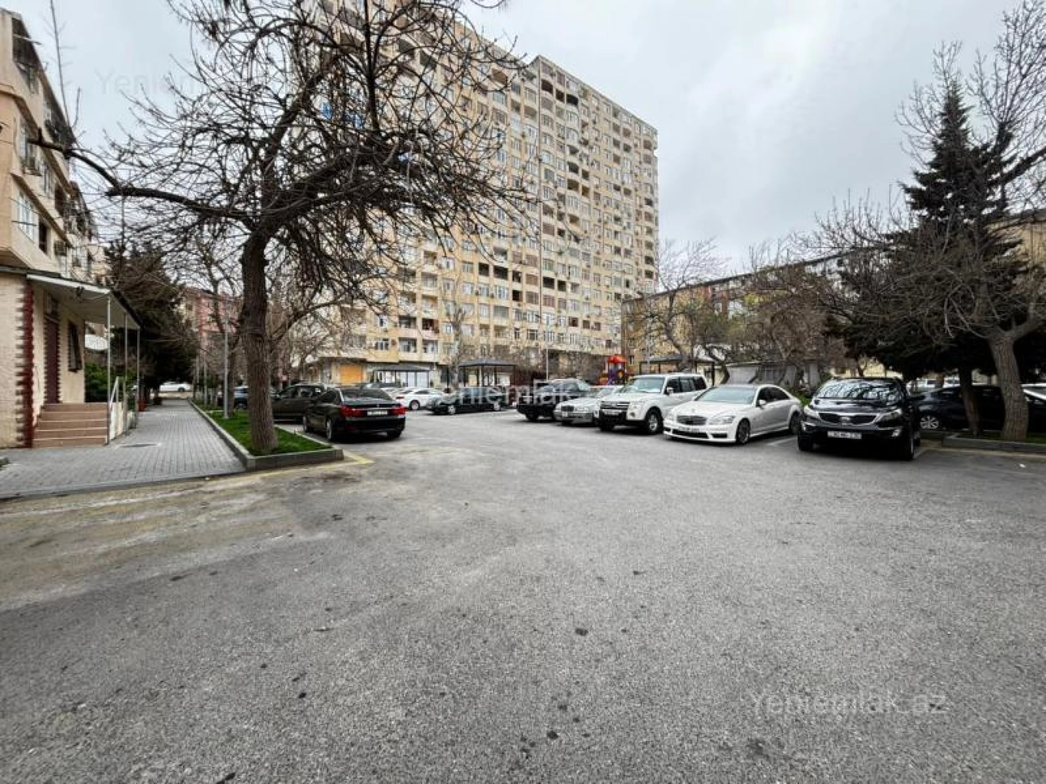 Satılır 2 otaqlı köhnə tikili 38 m²