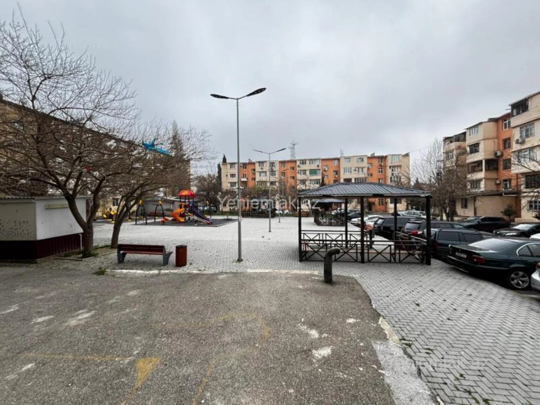 Satılır 2 otaqlı köhnə tikili 38 m²