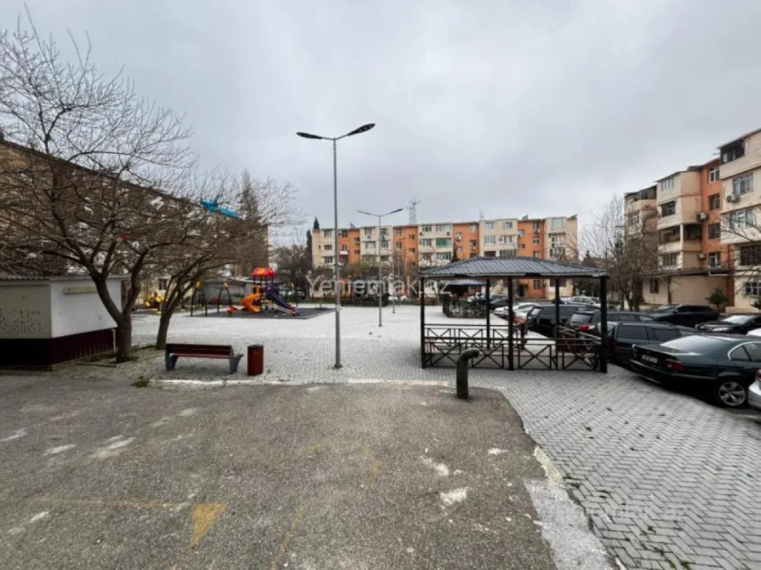 Satılır 2 otaqlı köhnə tikili 38 m²