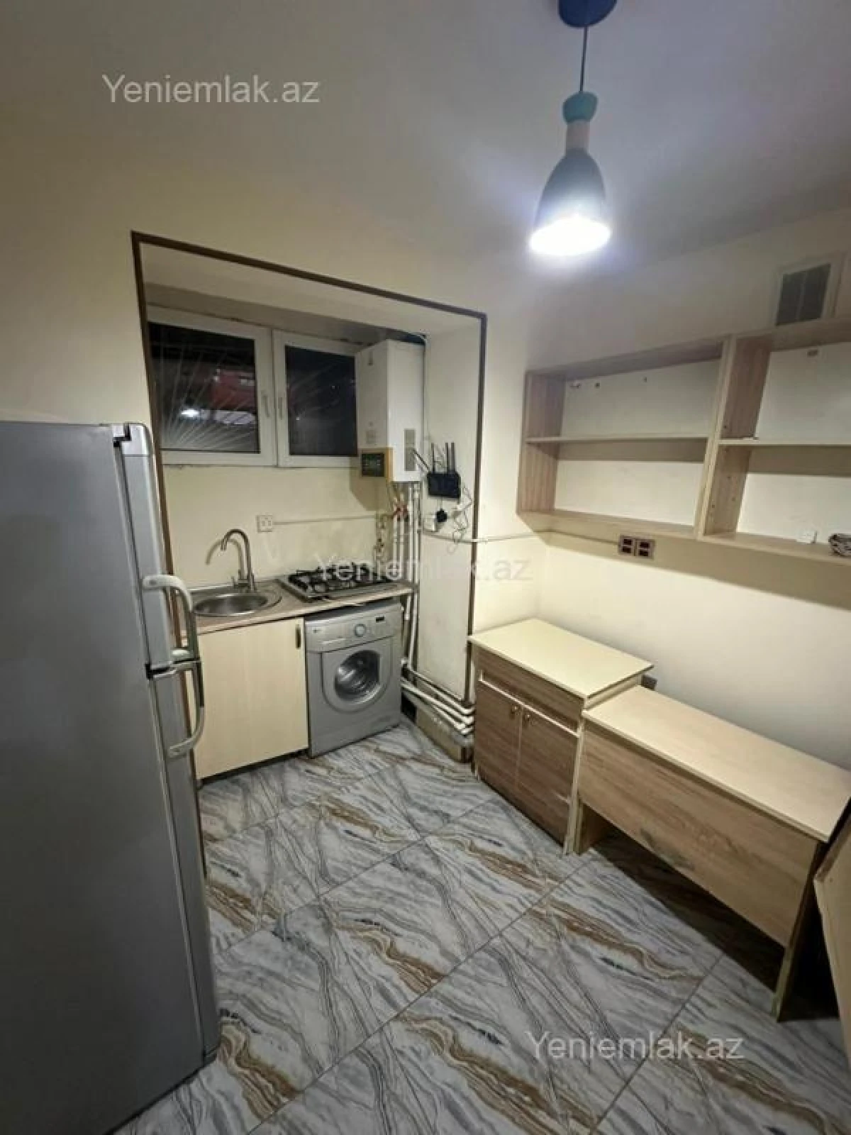 Satılır 1 otaqlı köhnə tikili 40 m²