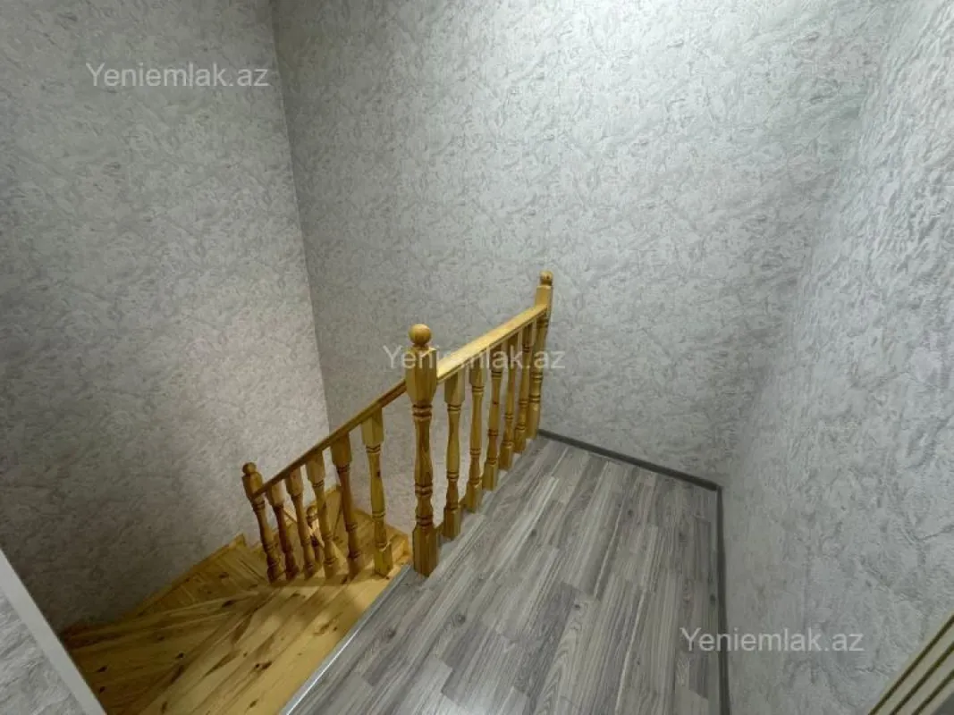 Satılır 4 otaqlı həyət evi 140 m²