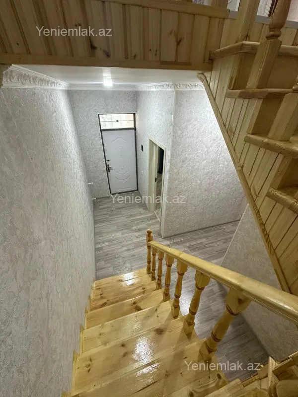 Satılır 4 otaqlı həyət evi 140 m²