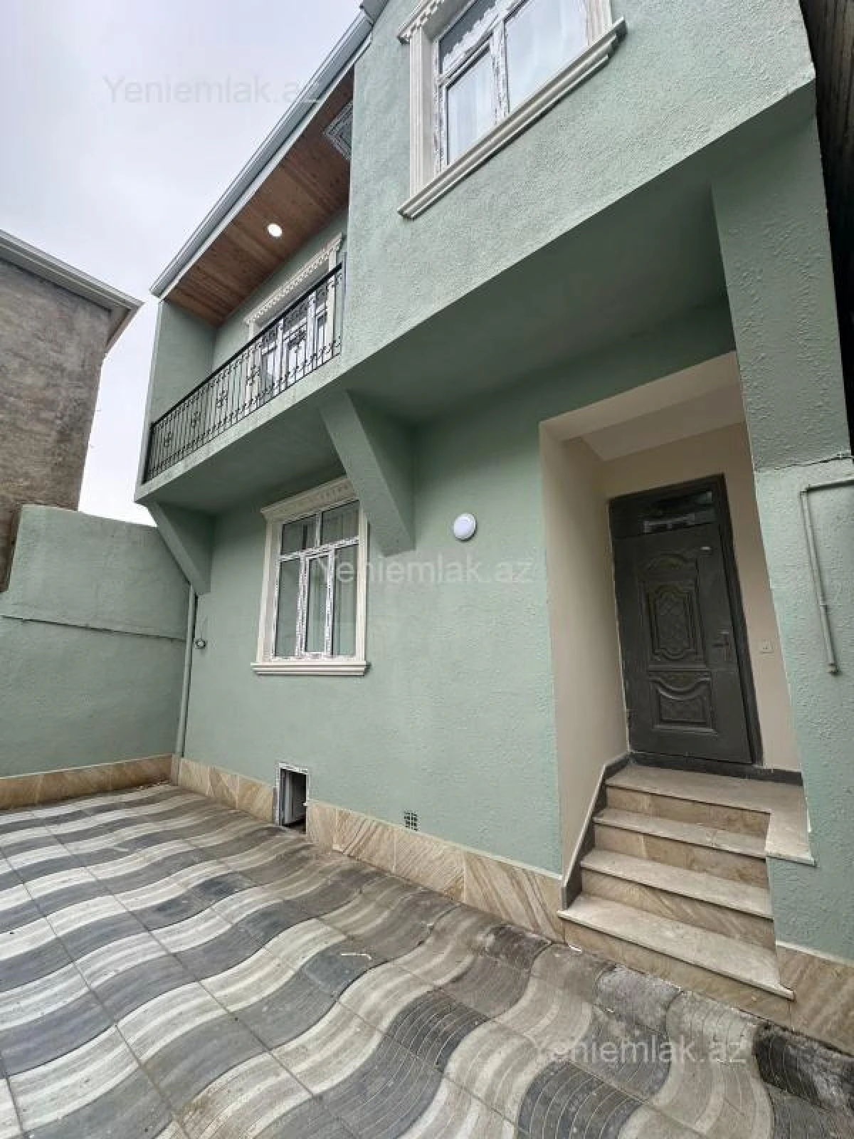 Satılır 4 otaqlı həyət evi 140 m²