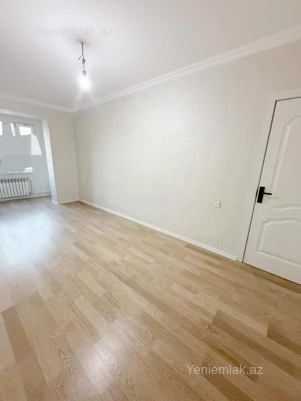 Satılır 2 otaqlı köhnə tikili 60 m²