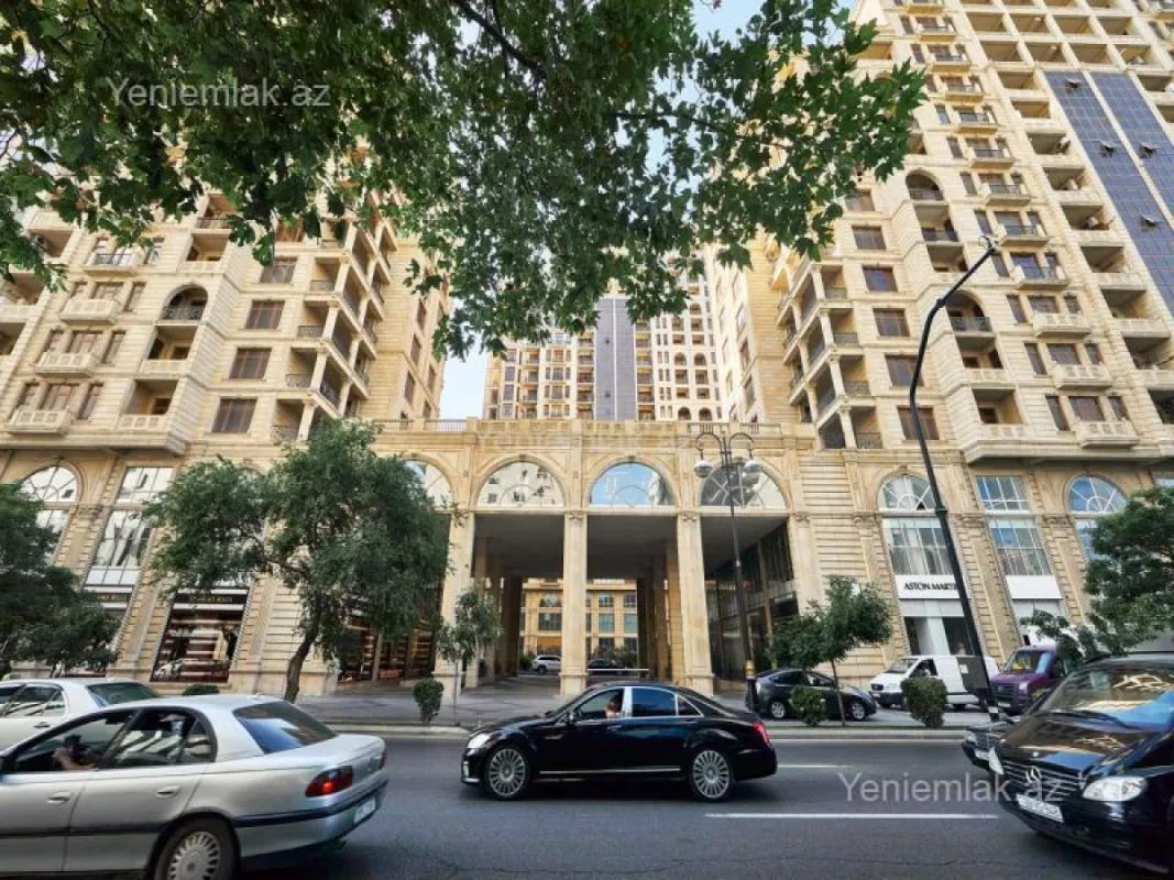 Satılır 4 otaqlı yeni tikili 202 m²