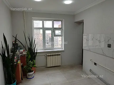 Satılır 4 otaqlı köhnə tikili 105 m²