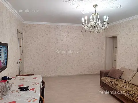 Satılır 4 otaqlı köhnə tikili 105 m²