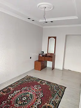 Satılır 4 otaqlı köhnə tikili 105 m²