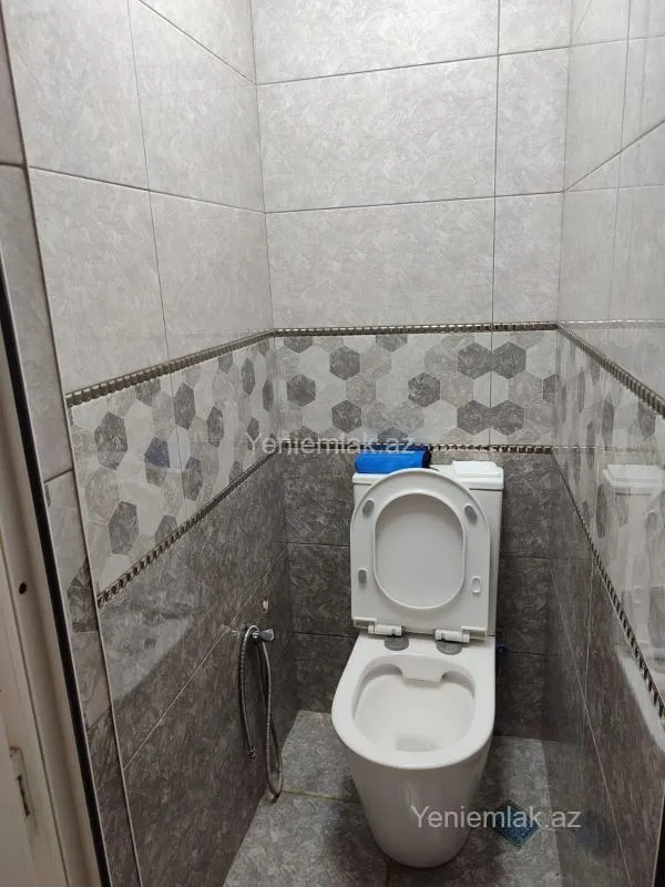 Satılır 4 otaqlı köhnə tikili 105 m²
