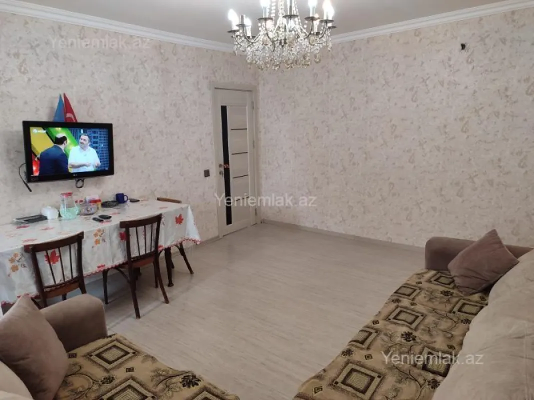 Satılır 4 otaqlı köhnə tikili 105 m²