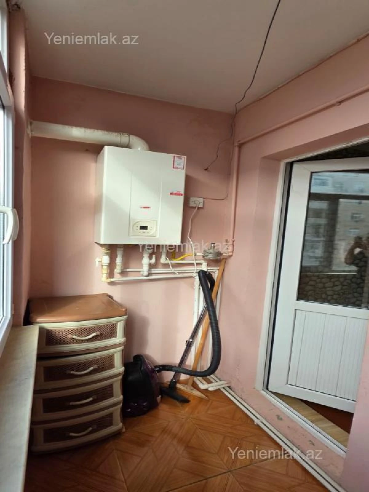 Satılır 2 otaqlı köhnə tikili 58 m²