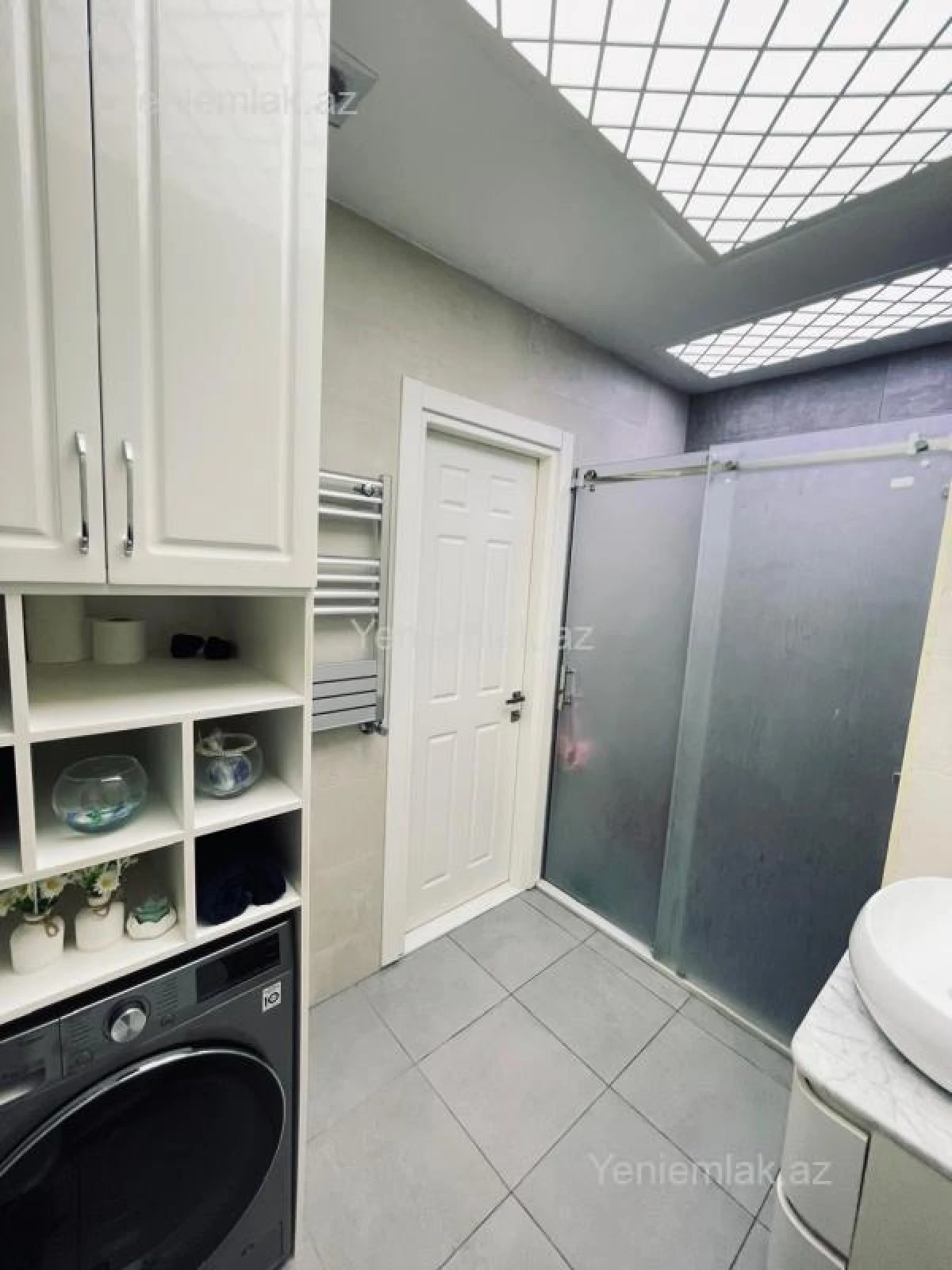 Satılır 2 otaqlı yeni tikili 68 m²