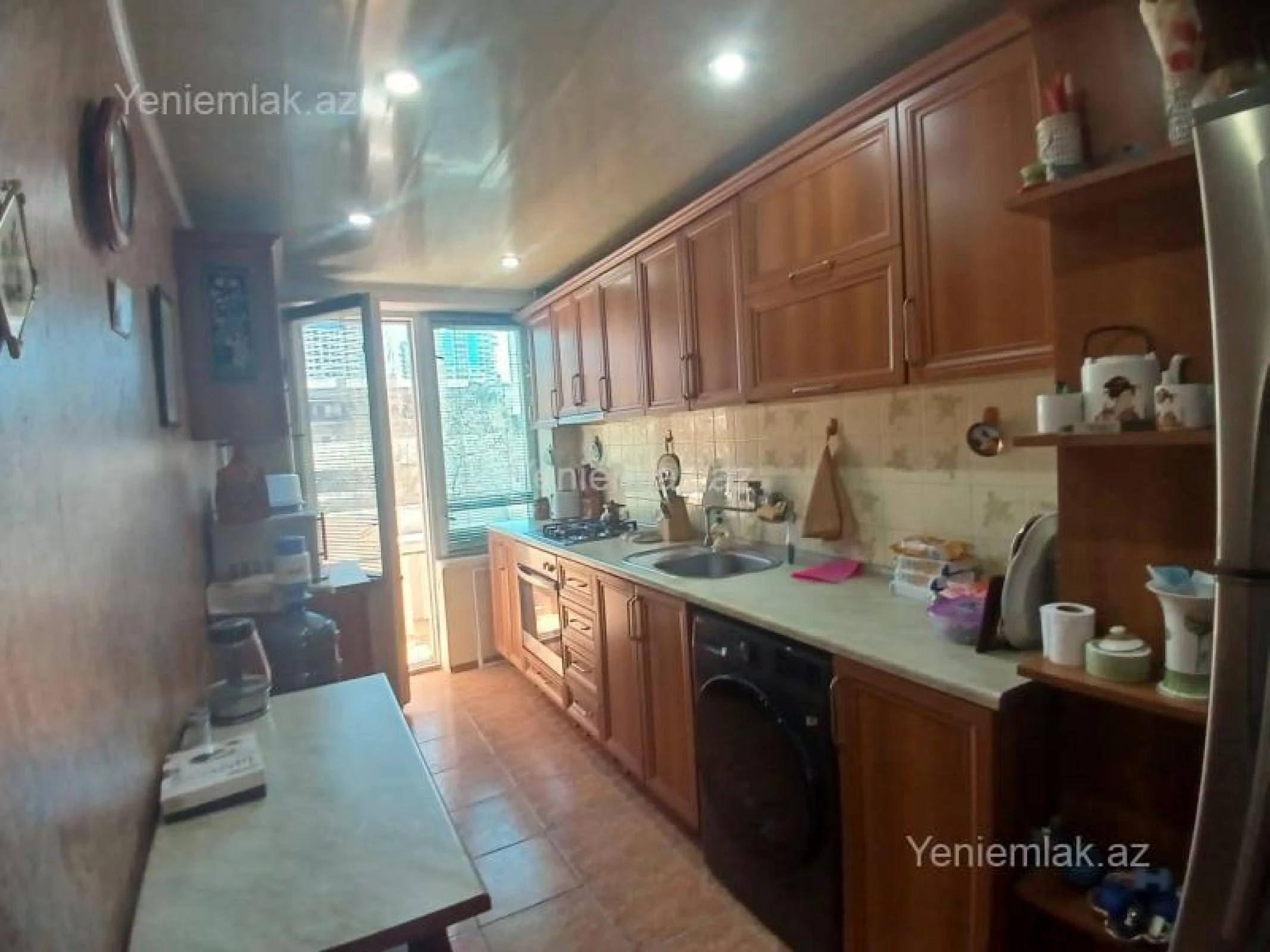 Satılır 3 otaqlı köhnə tikili 90 m²