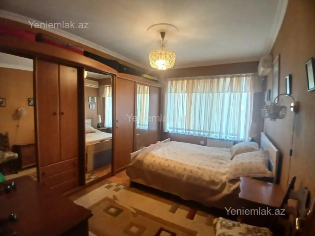Satılır 3 otaqlı köhnə tikili 90 m²