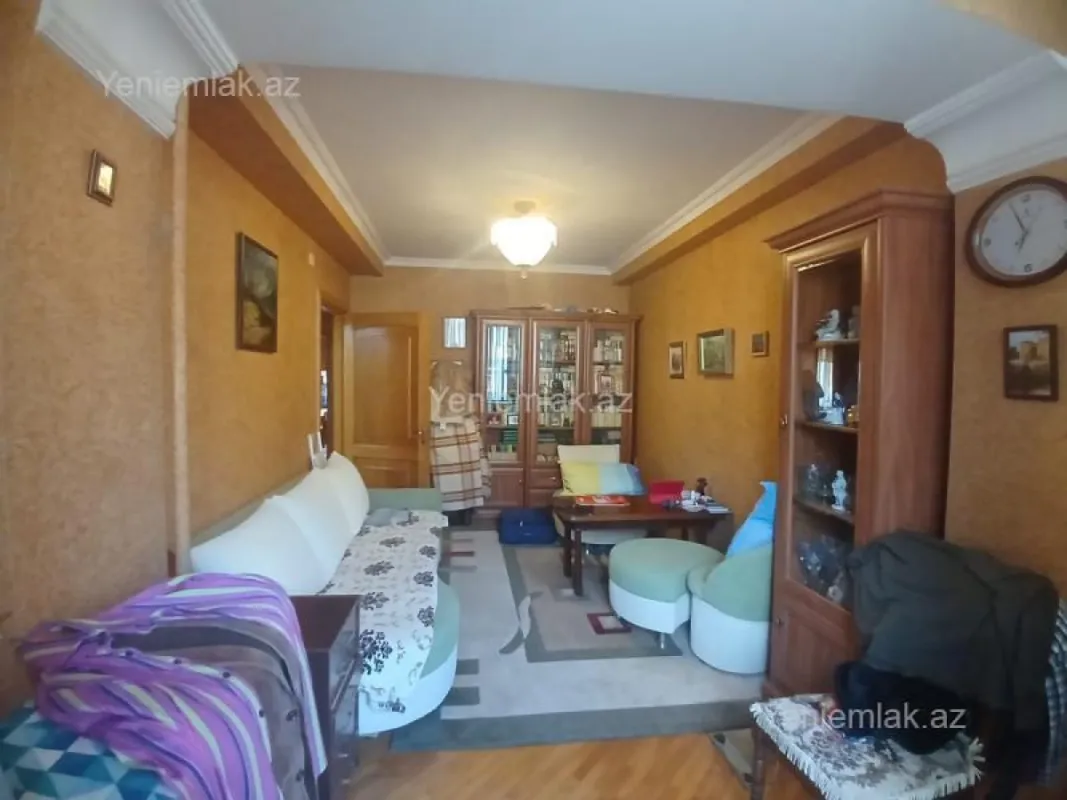 Satılır 3 otaqlı köhnə tikili 90 m²