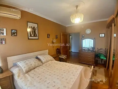 Satılır 3 otaqlı köhnə tikili 90 m²