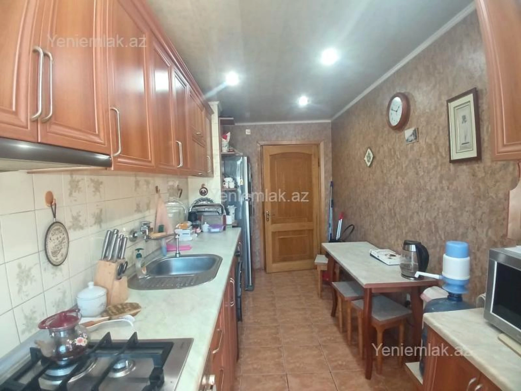 Satılır 3 otaqlı köhnə tikili 90 m²