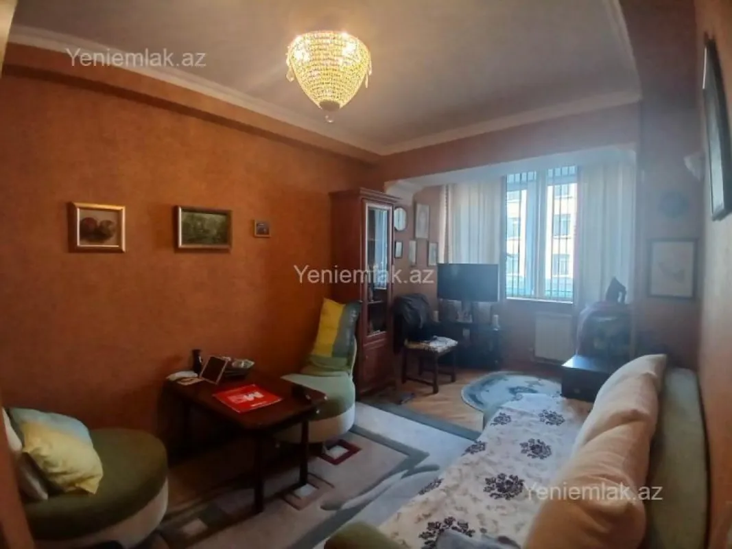 Satılır 3 otaqlı köhnə tikili 90 m²