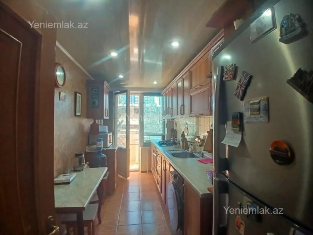 Satılır 3 otaqlı köhnə tikili 90 m²