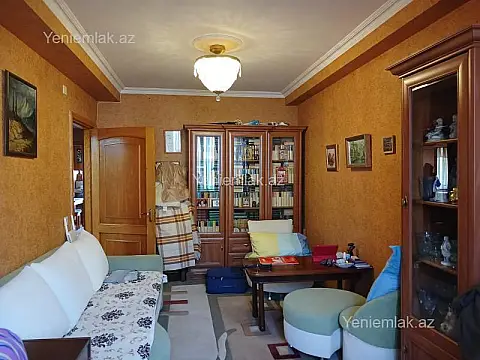 Satılır 3 otaqlı köhnə tikili 90 m²