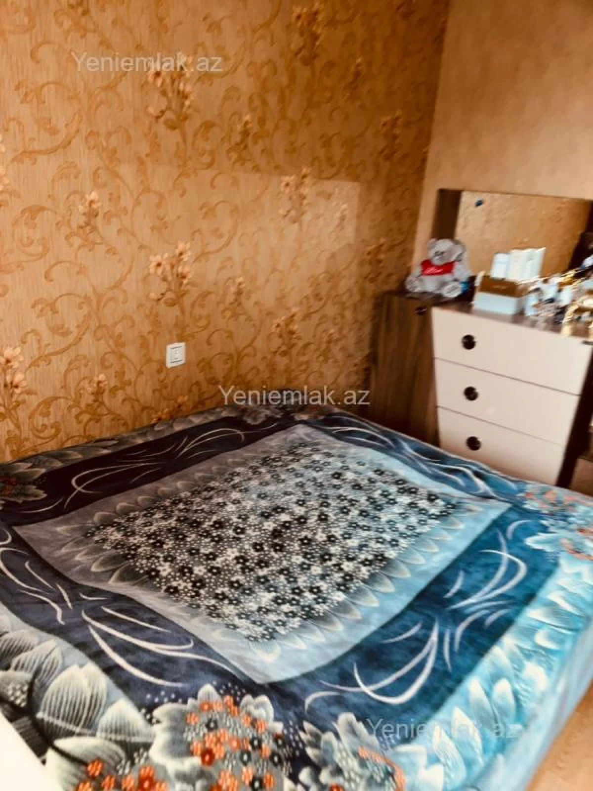 Satılır 2 otaqlı köhnə tikili 60 m²