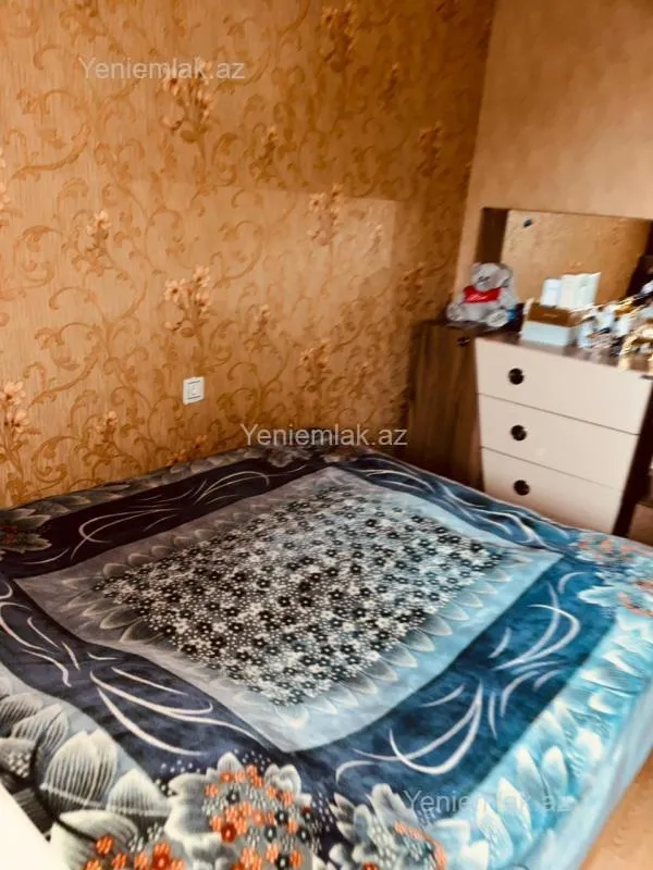 Satılır 2 otaqlı köhnə tikili 60 m²