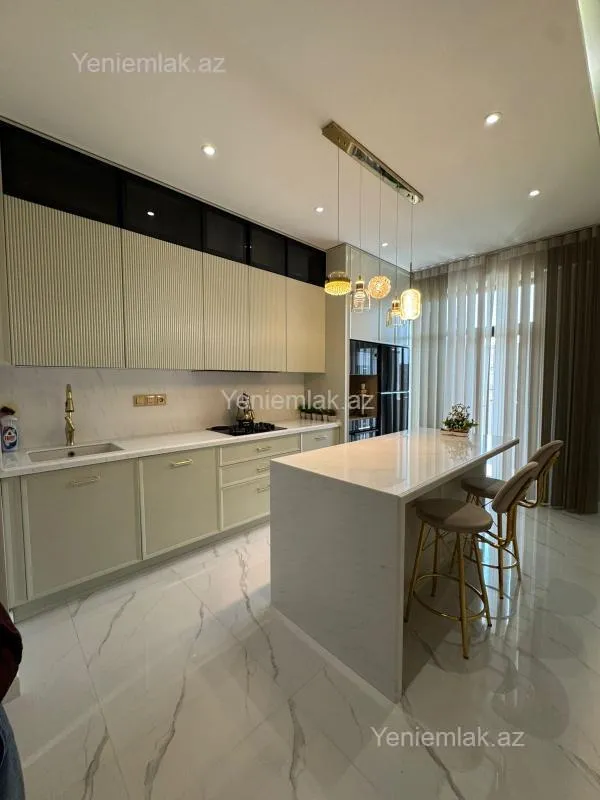 Satılır 3 otaqlı yeni tikili 115 m²