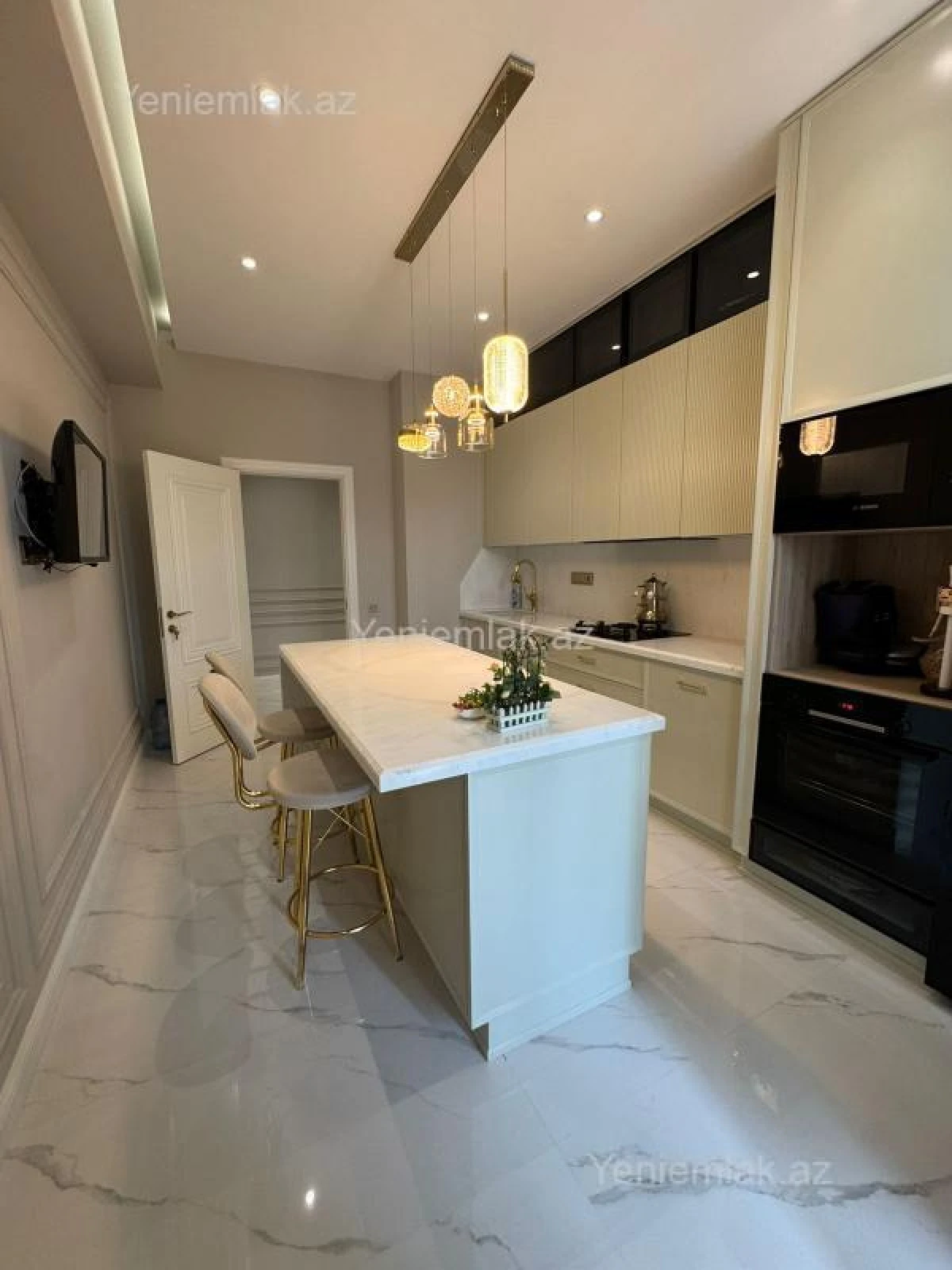 Satılır 3 otaqlı yeni tikili 115 m²