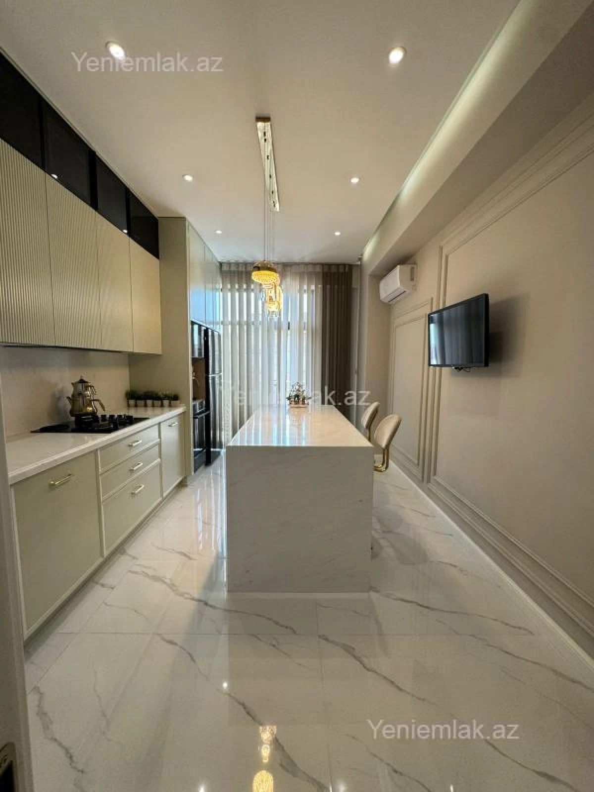 Satılır 3 otaqlı yeni tikili 115 m²