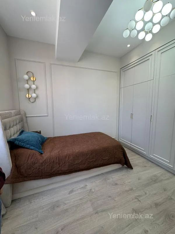 Satılır 3 otaqlı yeni tikili 115 m²