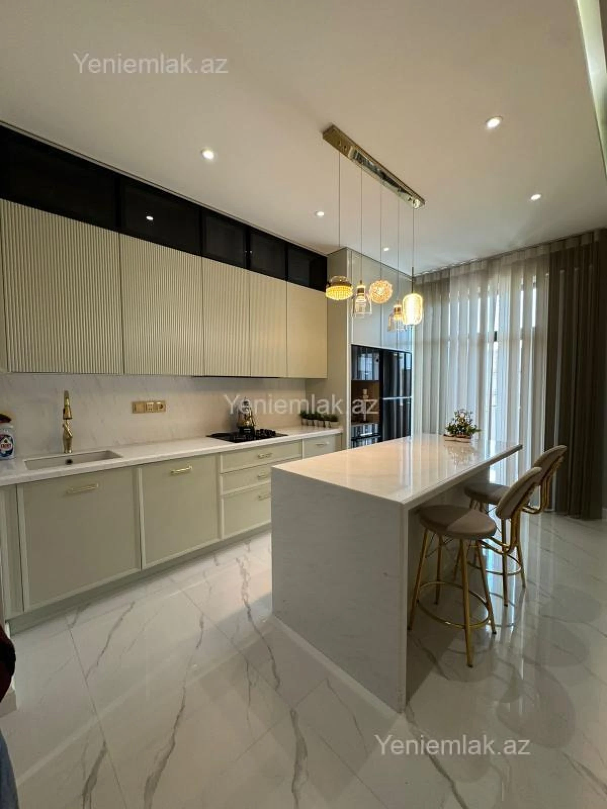 Satılır 3 otaqlı yeni tikili 115 m²