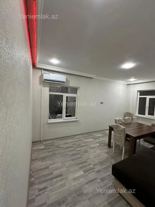 Satılır 2 otaqlı köhnə tikili 45 m²