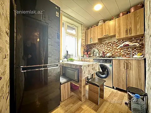 Satılır 2 otaqlı köhnə tikili 50 m²