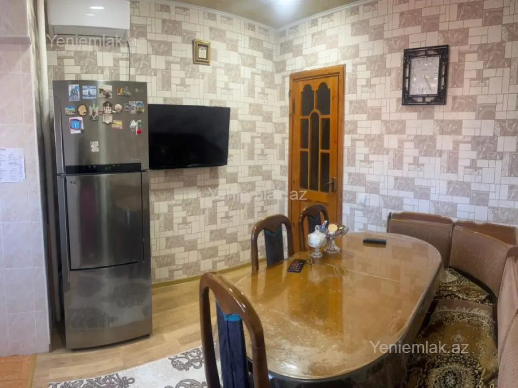 Satılır 3 otaqlı köhnə tikili 90 m²